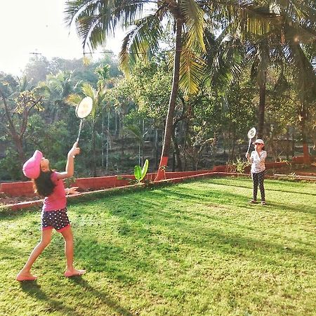 ホテルVarshavan- Nature, Hobby And Art Residency Dāpoli エクステリア 写真