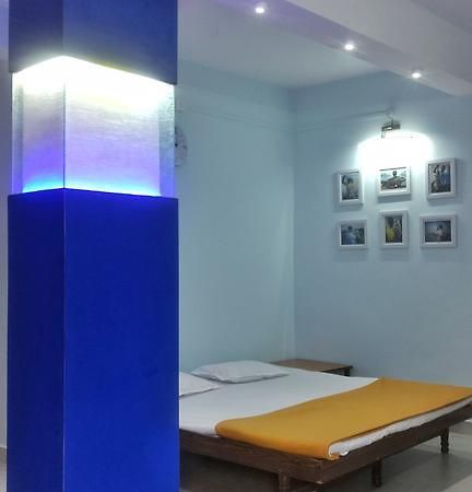ホテルVarshavan- Nature, Hobby And Art Residency Dāpoli エクステリア 写真