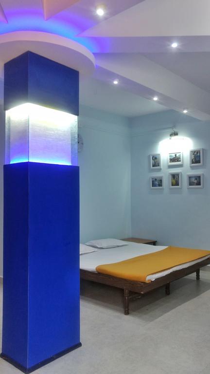 ホテルVarshavan- Nature, Hobby And Art Residency Dāpoli エクステリア 写真